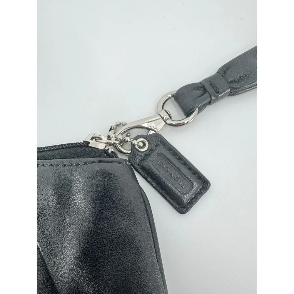 Coach Wristlet Women OS‎ Black Leather Pleated Zip Top Detachable Strap Handbag
